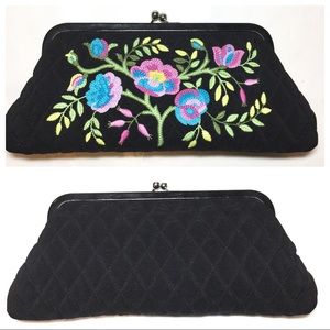 Vera Bradley🌸 Embroidered Clutch